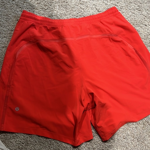 Like new lined lululemon shorts 7 inch inseam - Picture 2 of 2